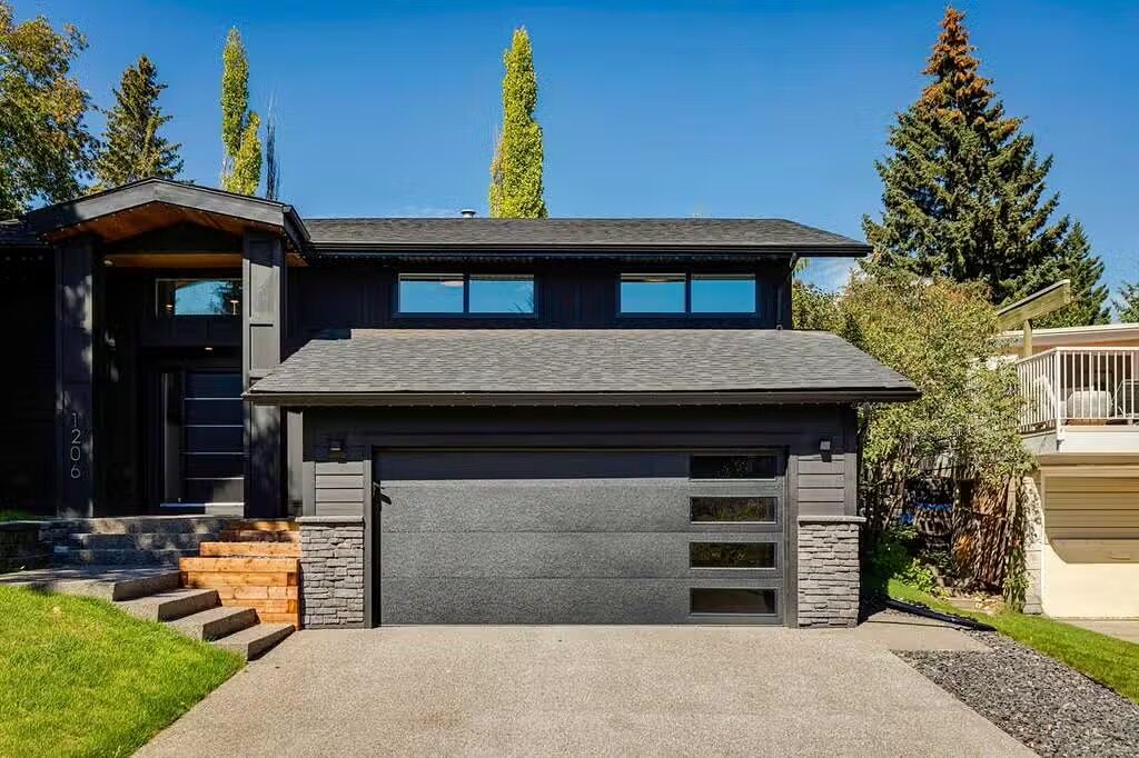 Calgary 4 + Den bedrooms House for rent. Property photo: 747457-1