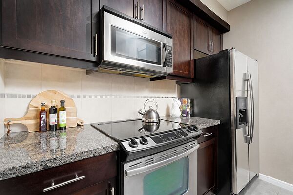 Calgary 1 bedroom Condo Unit for rent. Property photo: 747512-2