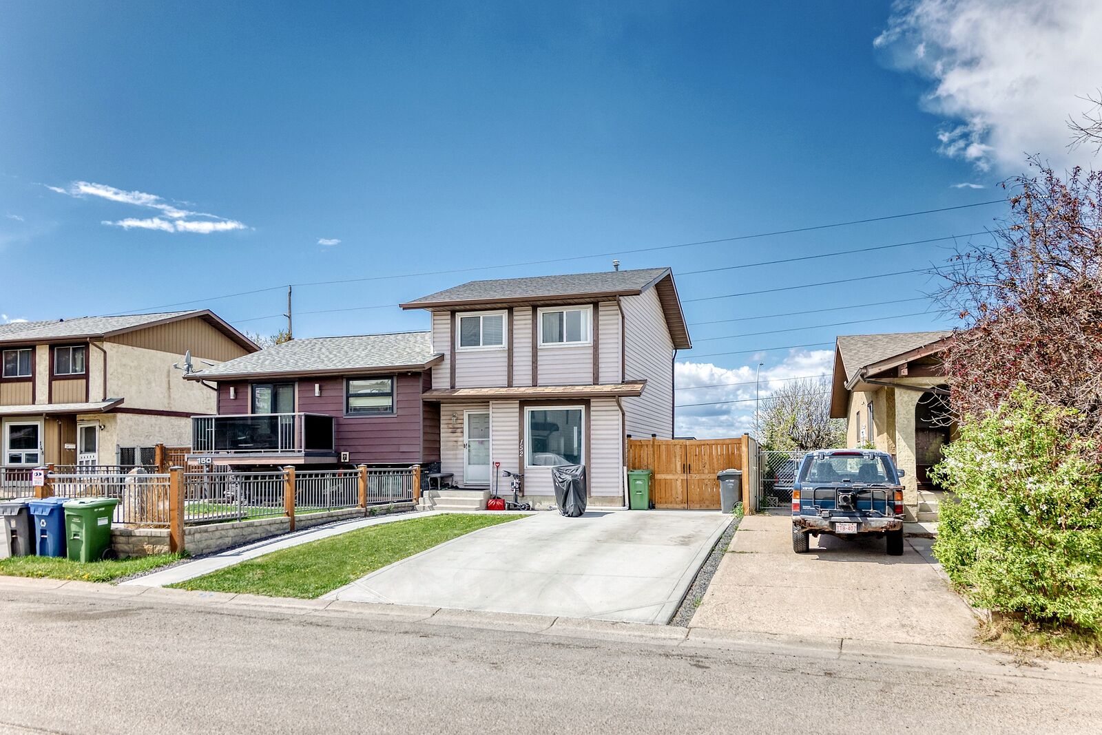 Calgary 3 bedrooms Duplex for rent. Property photo: 747522-1