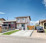 3-Bedroom 2-Storey with City & Mountain Views – West Dover