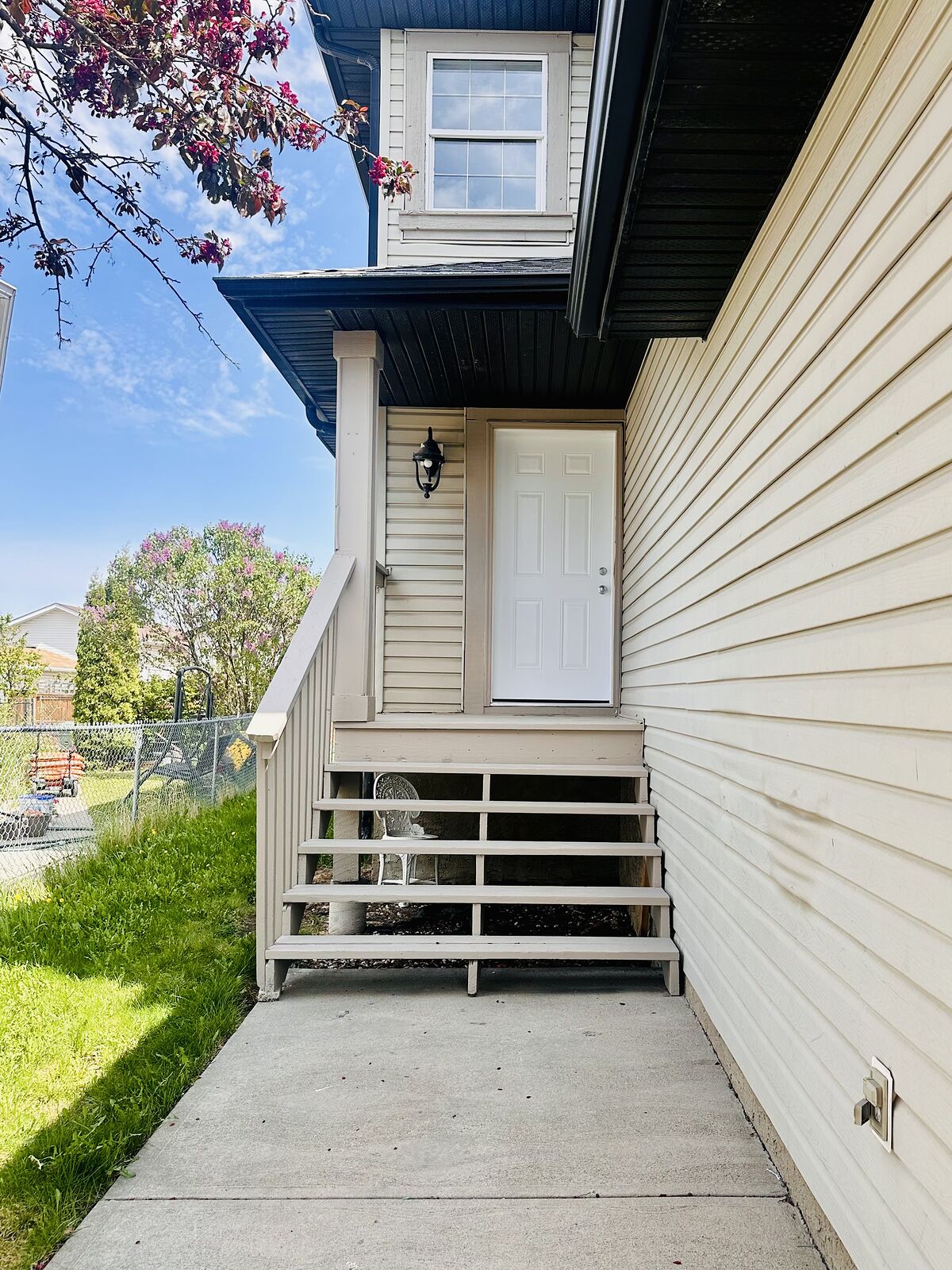 Calgary 3 bedrooms Main Floor for rent. Property photo: 747524-1