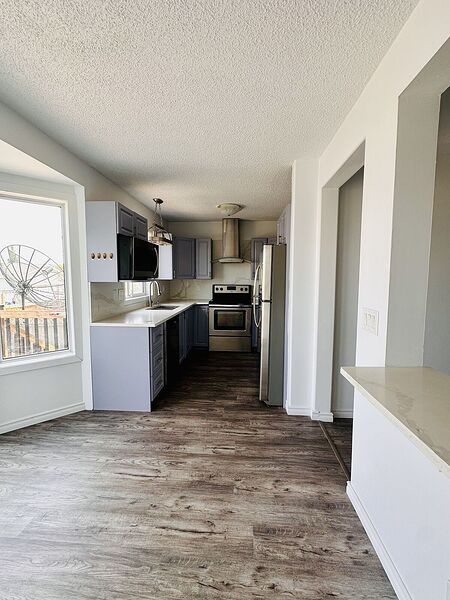Calgary 3 bedrooms Main Floor for rent. Property photo: 747524-3