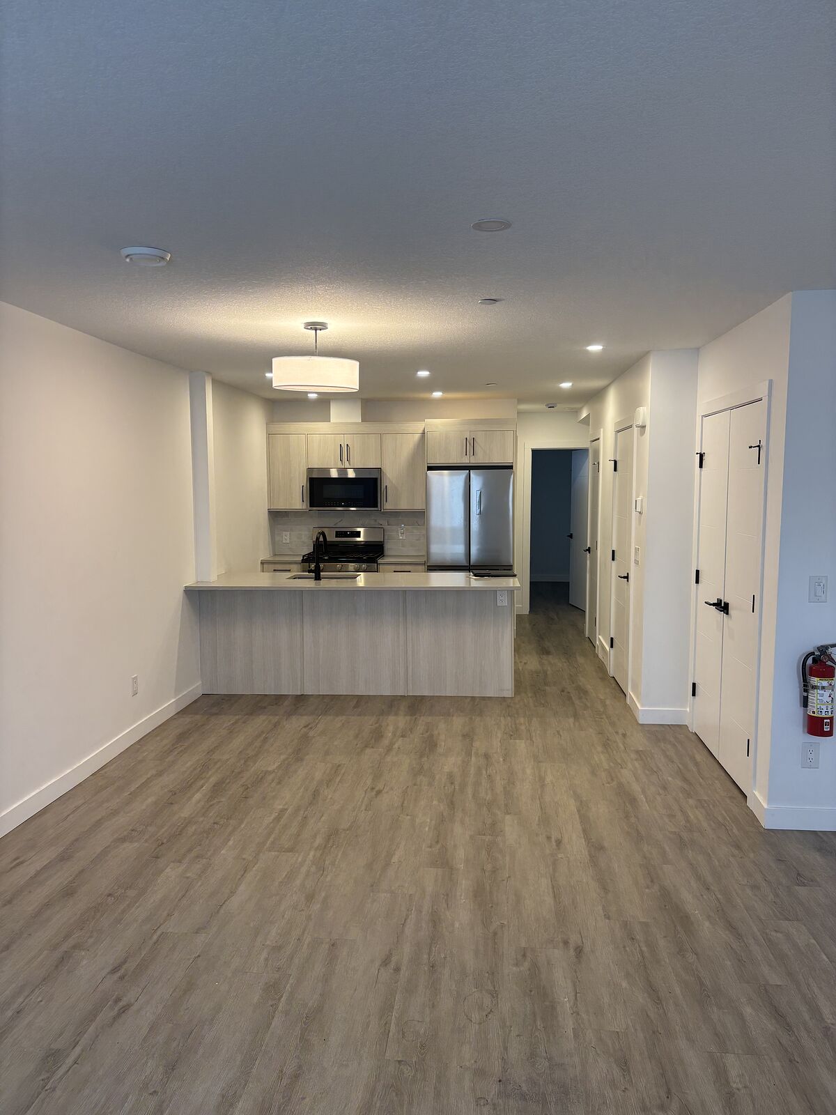 Calgary 1 bedroom Condo Unit for rent. Property photo: 747525-1