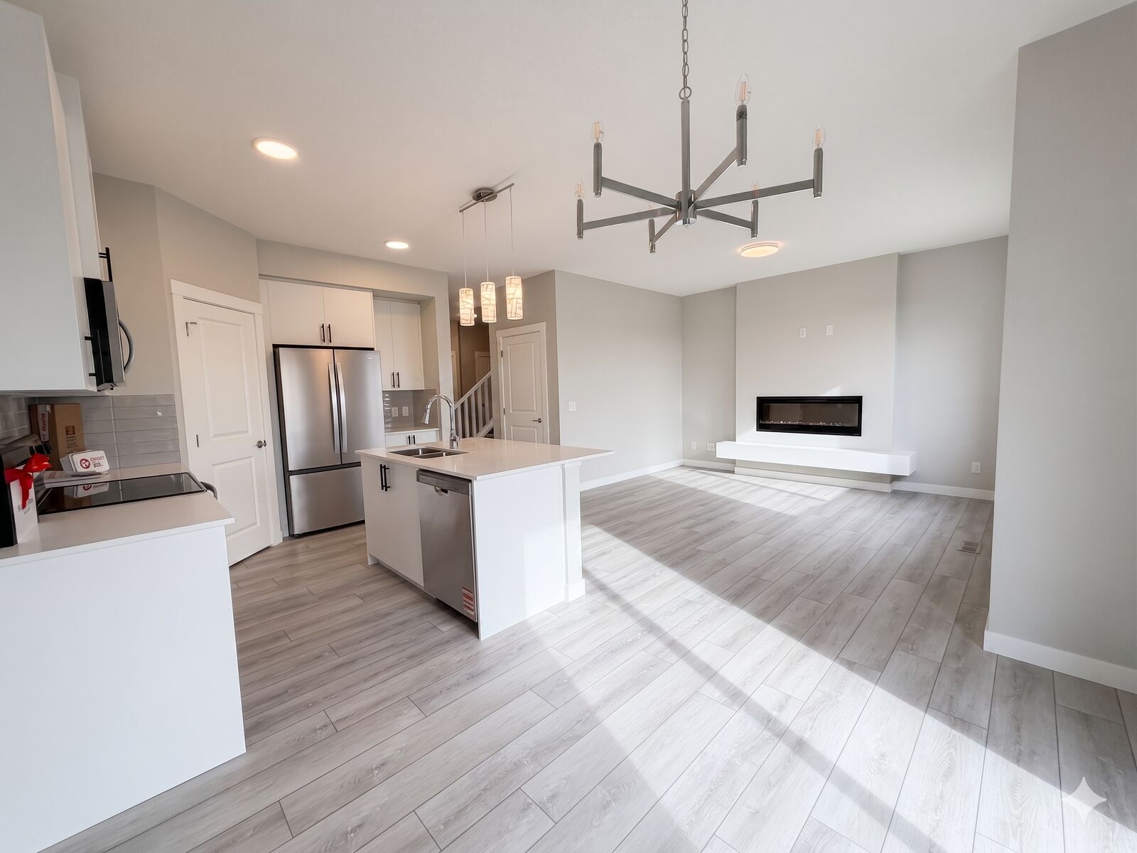 Calgary 3 bedrooms House for rent. Property photo: 747601-1