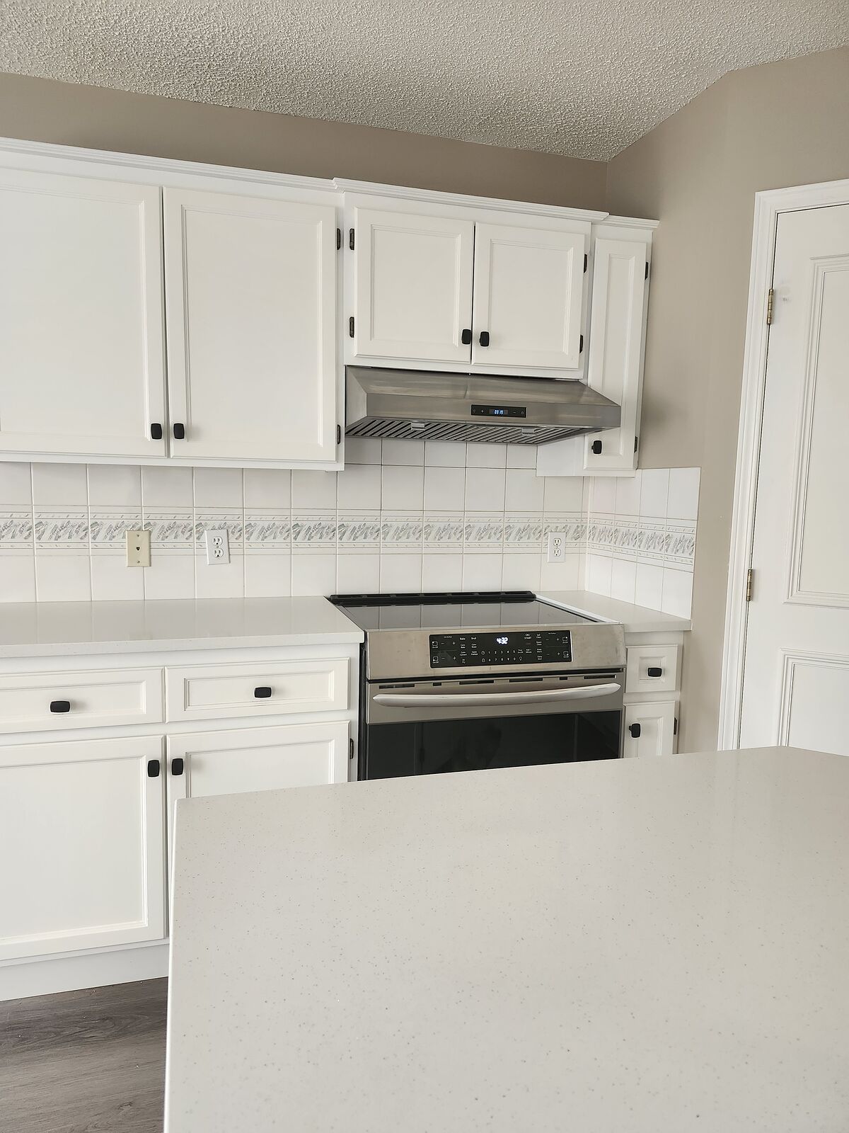 Calgary 3 + Den bedrooms House for rent. Property photo: 747650-1
