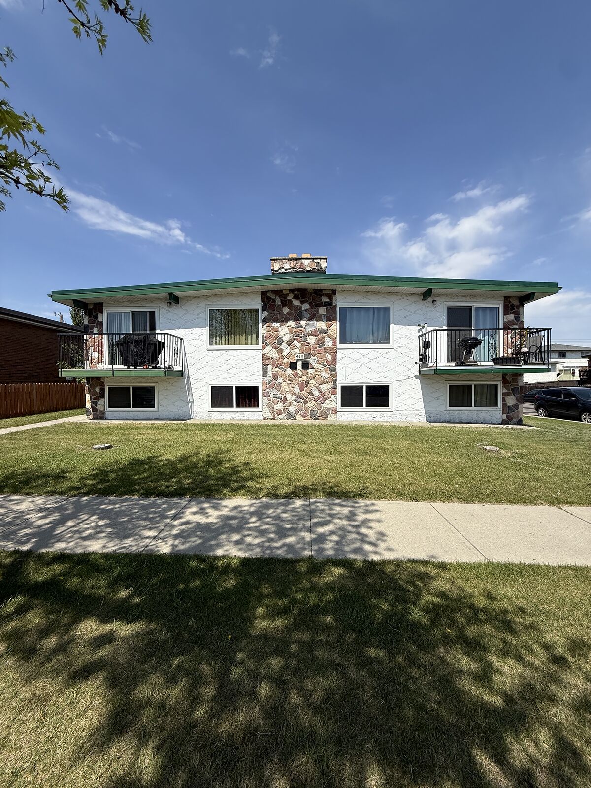 Calgary 3 bedrooms Fourplex for rent. Property photo: 747693-1