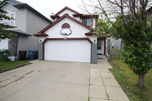 Calgary 3 + Den bedrooms House for rent. Property photo: 747708-2