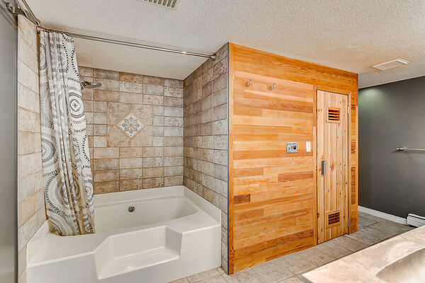 Calgary 2 bedrooms Condo Unit for rent. Property photo: 747730-3