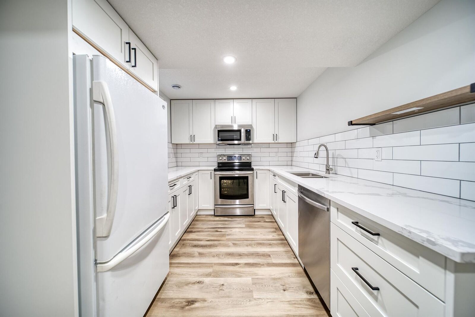 Calgary 2 bedrooms Basement for rent. Property photo: 747798-1