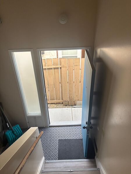 Calgary 2 bedrooms Fourplex for rent. Property photo: 747806-2