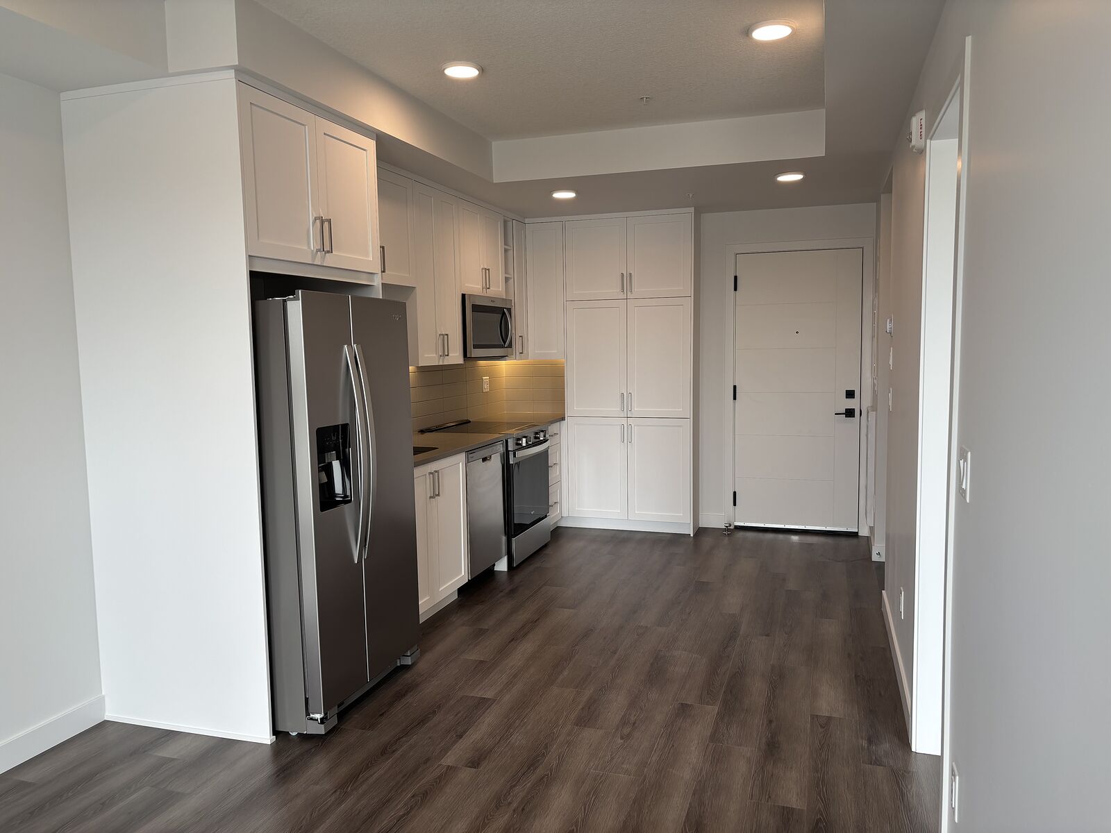Calgary 1 bedroom Condo Unit for rent. Property photo: 747808-1