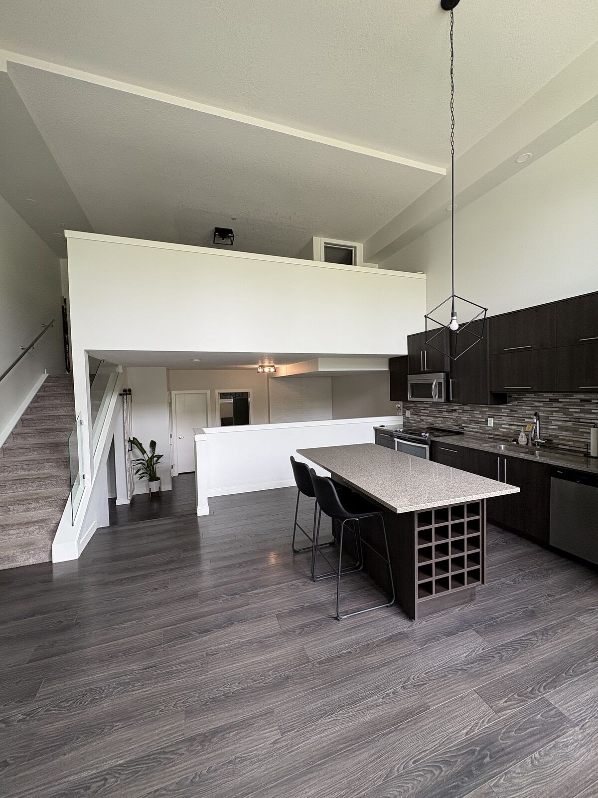 Calgary 1 bedroom Condo Unit for rent. Property photo: 747809-1