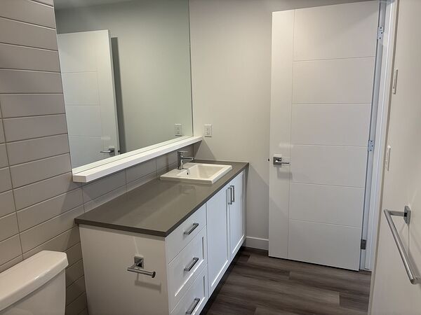 Calgary 2 bedrooms Condo Unit for rent. Property photo: 747833-3