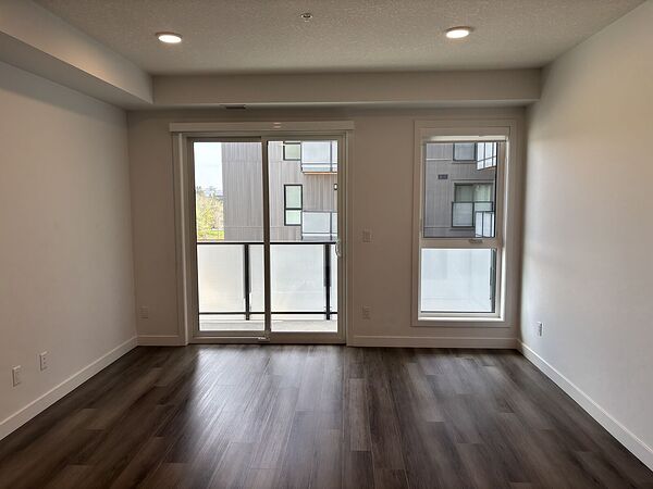 Calgary 2 bedrooms Condo Unit for rent. Property photo: 747838-2