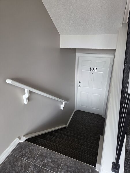 Calgary 2 bedrooms Condo Unit for rent. Property photo: 747880-2