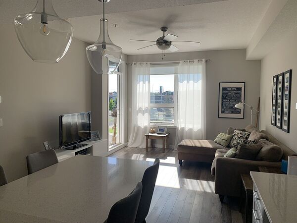 Calgary 1 + Den bedrooms Condo Unit for rent. Property photo: 747922-2