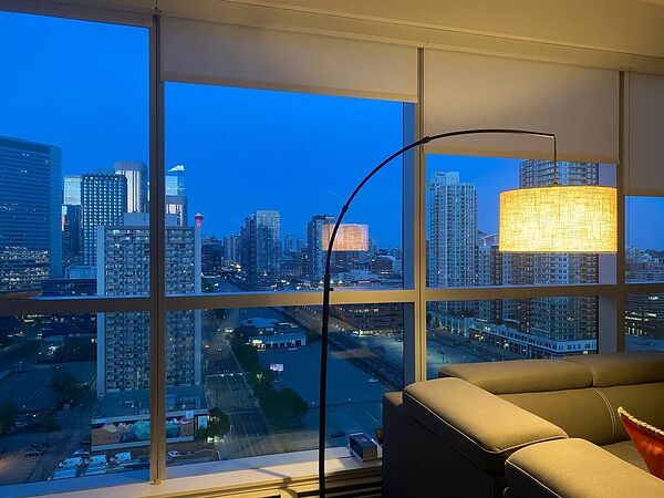 Calgary 2 bedrooms Condo Unit for rent. Property photo: 747945-2