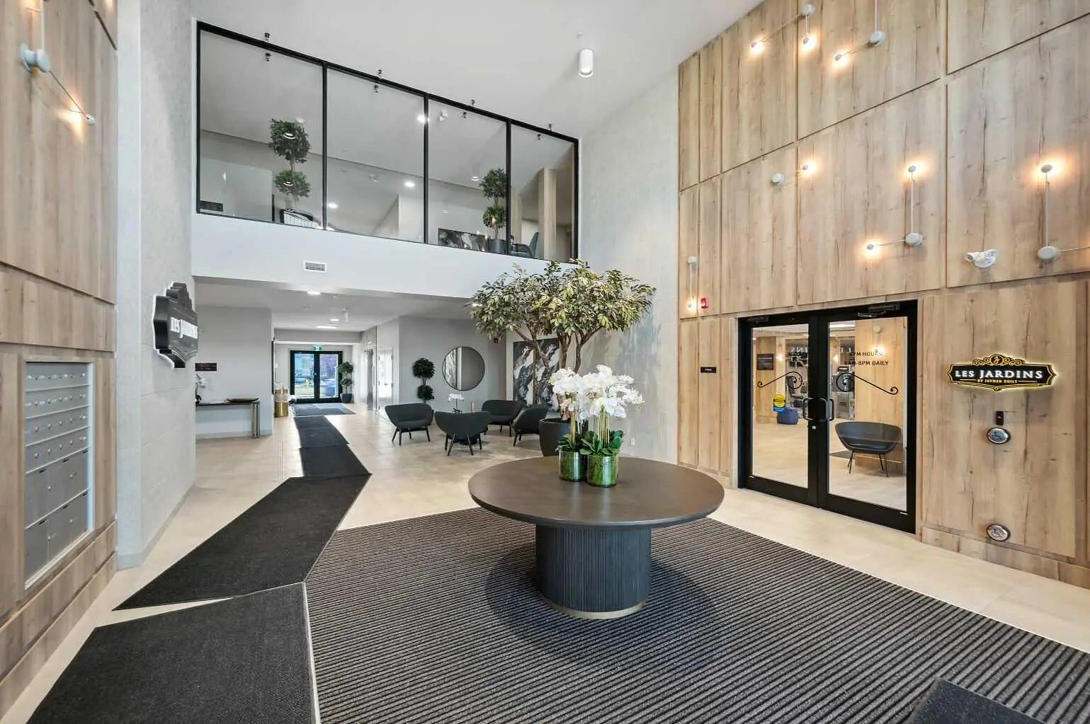 Calgary 2 bedrooms Condo Unit for rent. Property photo: 748008-1
