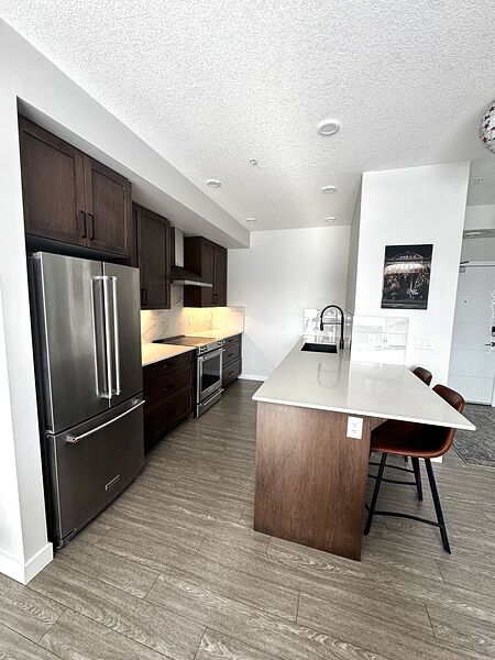 Calgary 2 bedrooms Condo Unit for rent. Property photo: 748008-2