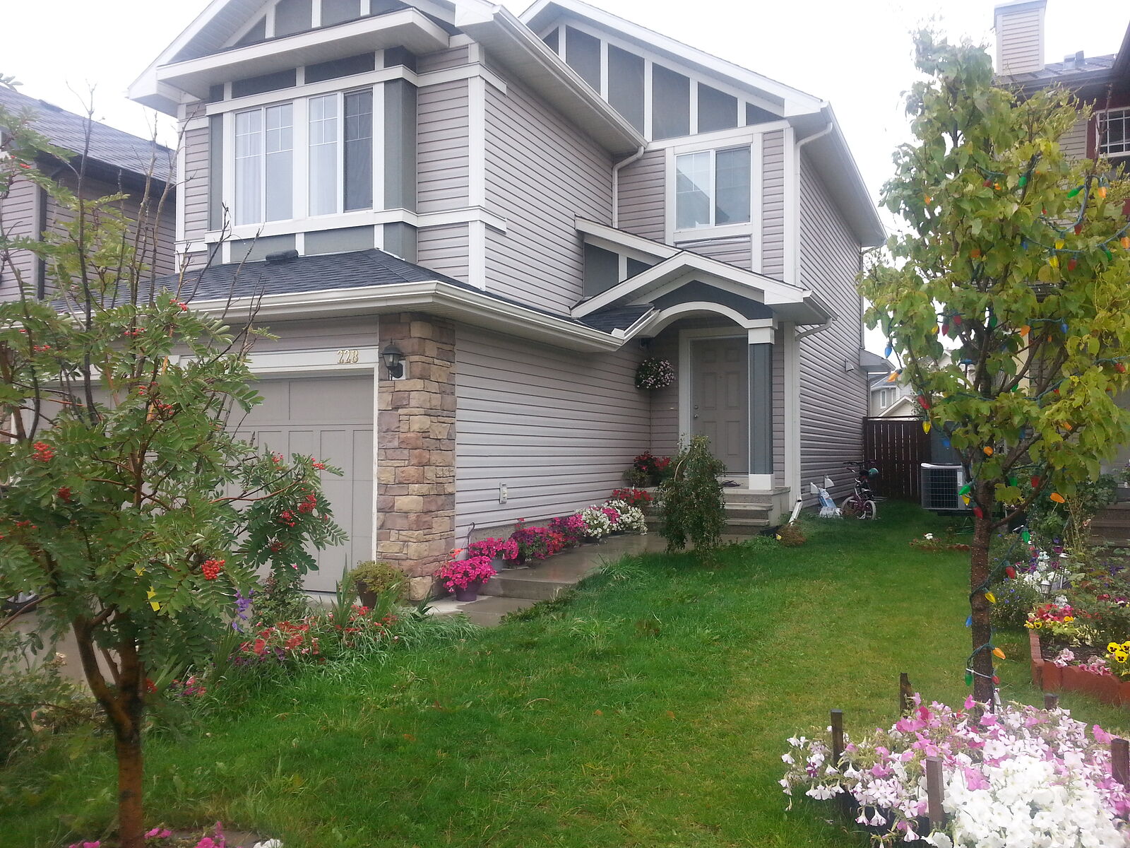 Calgary 3 bedrooms House for rent. Property photo: 748017-1