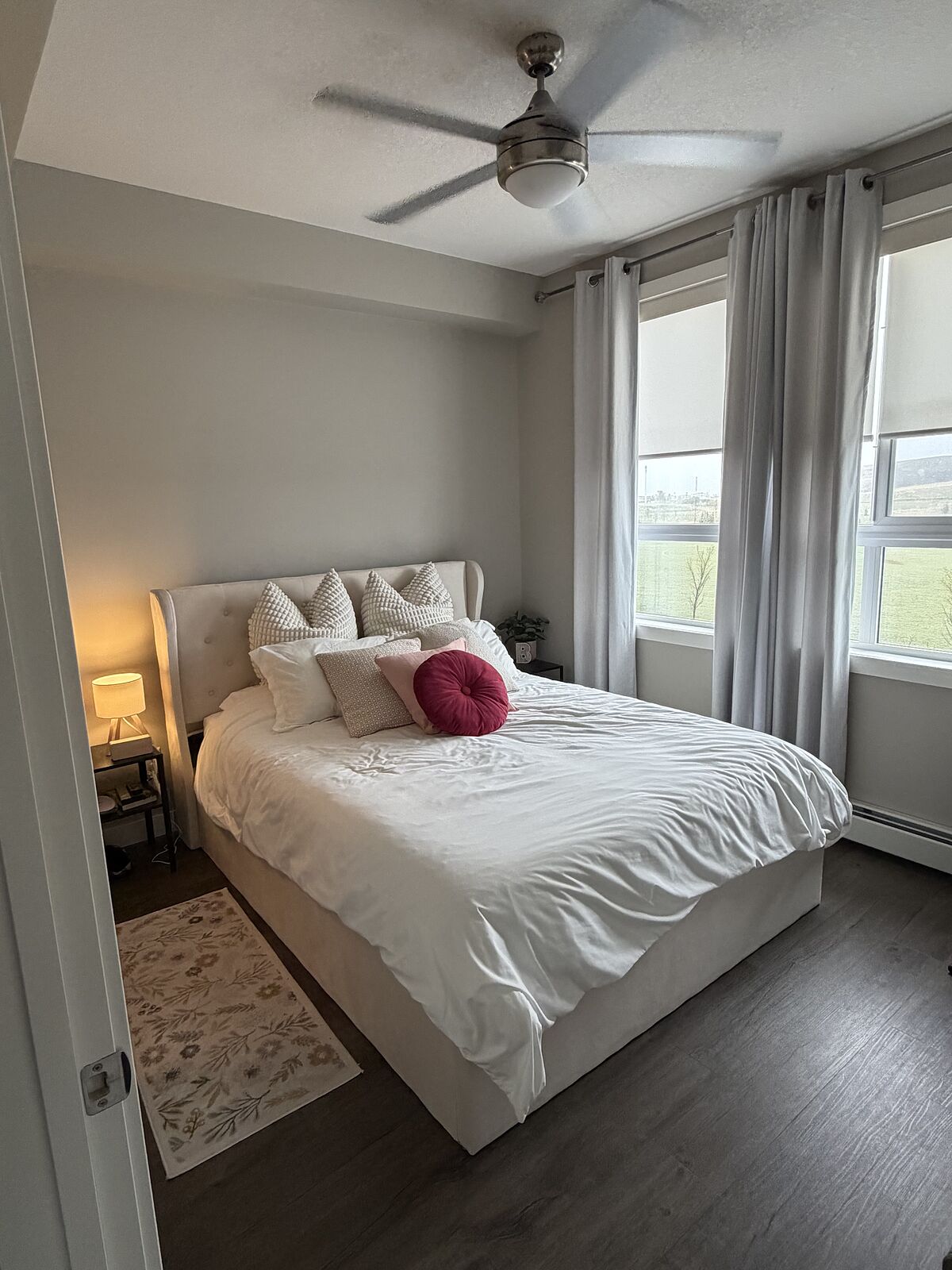 Calgary 2 bedrooms Condo Unit for rent. Property photo: 748019-1
