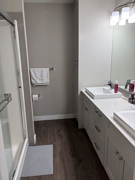Calgary 2 bedrooms Condo Unit for rent. Property photo: 748019-2