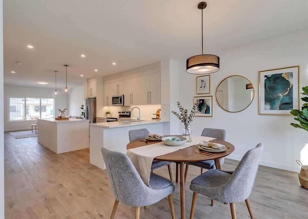 Calgary 3 + Den bedrooms Duplex for rent. Property photo: 748094-1