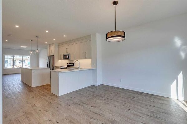 Calgary 3 + Den bedrooms Duplex for rent. Property photo: 748094-2