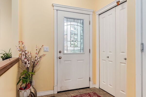 Calgary 3 bedrooms Main Floor for rent. Property photo: 748097-2