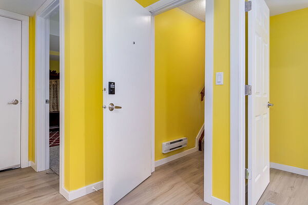 Calgary 2 bedrooms Basement for rent. Property photo: 748099-3
