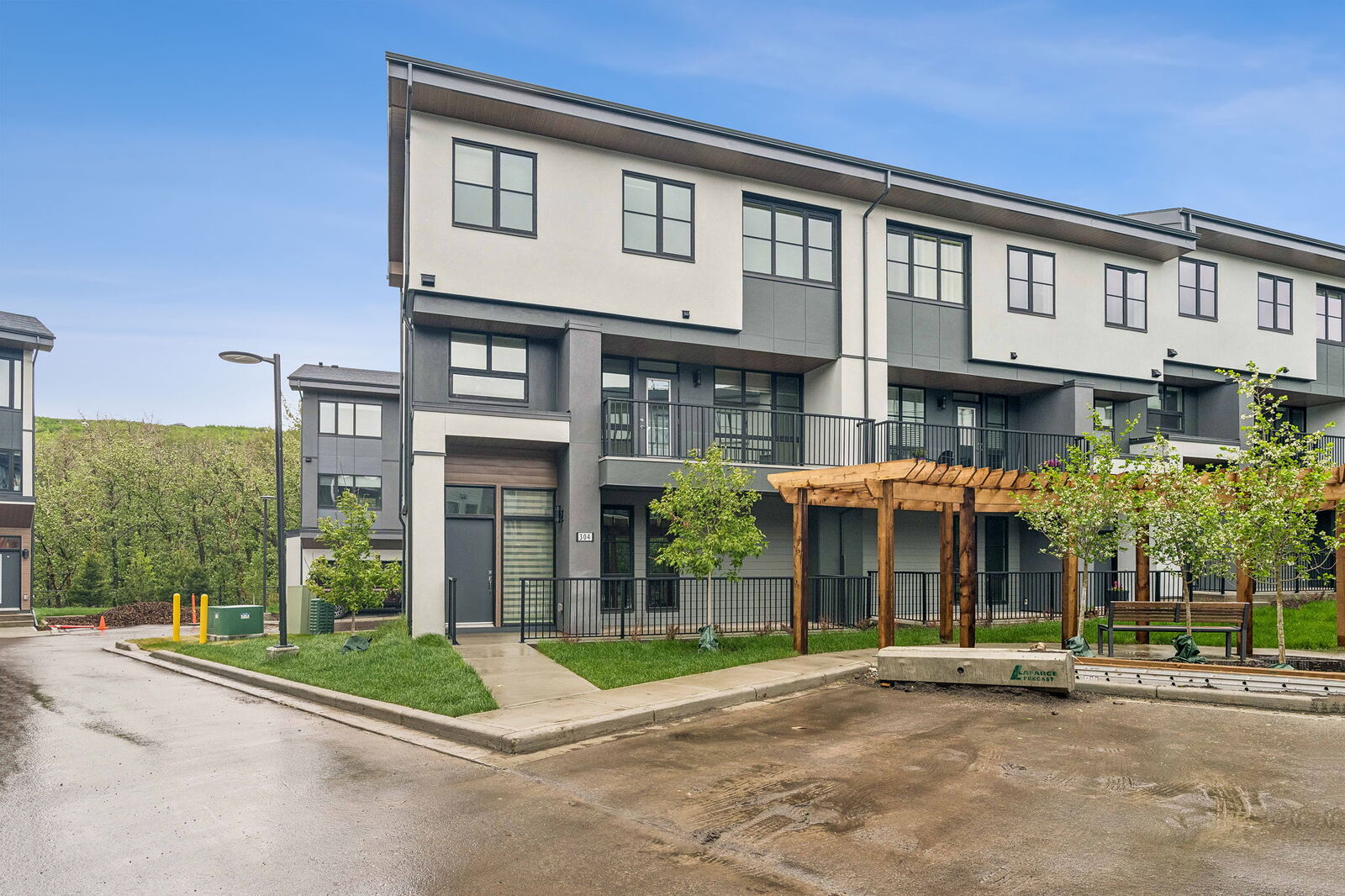 Calgary 3 bedrooms Townhouse for rent. Property photo: 748184-1