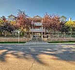 790 Kingsmere Crescent Southwest