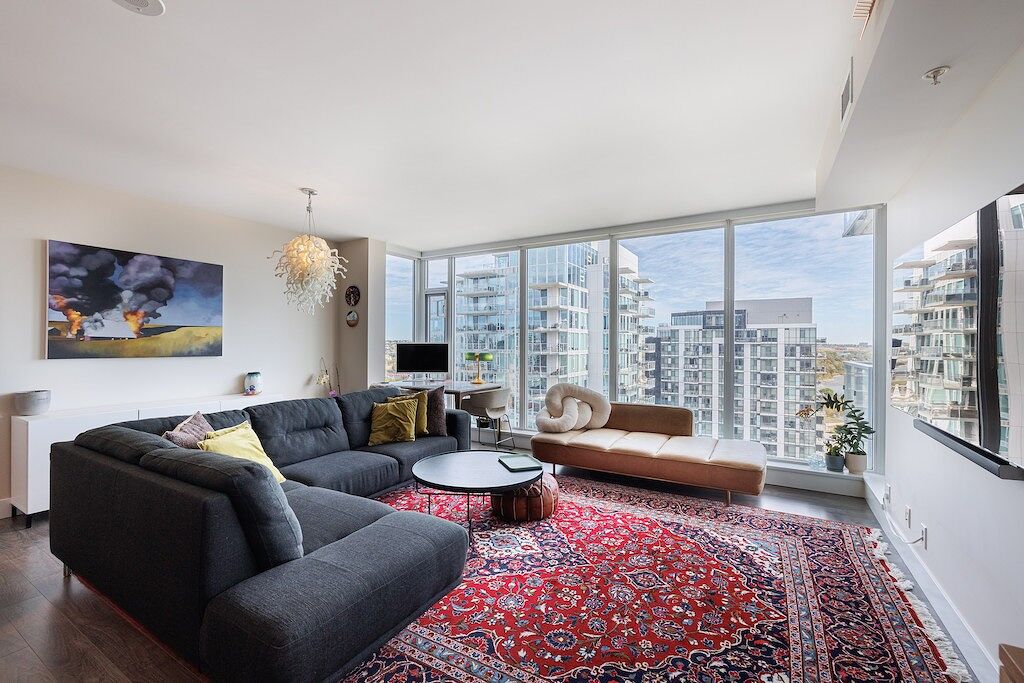 Calgary 2 + Den bedrooms Condo Unit for rent. Property photo: 748205-1