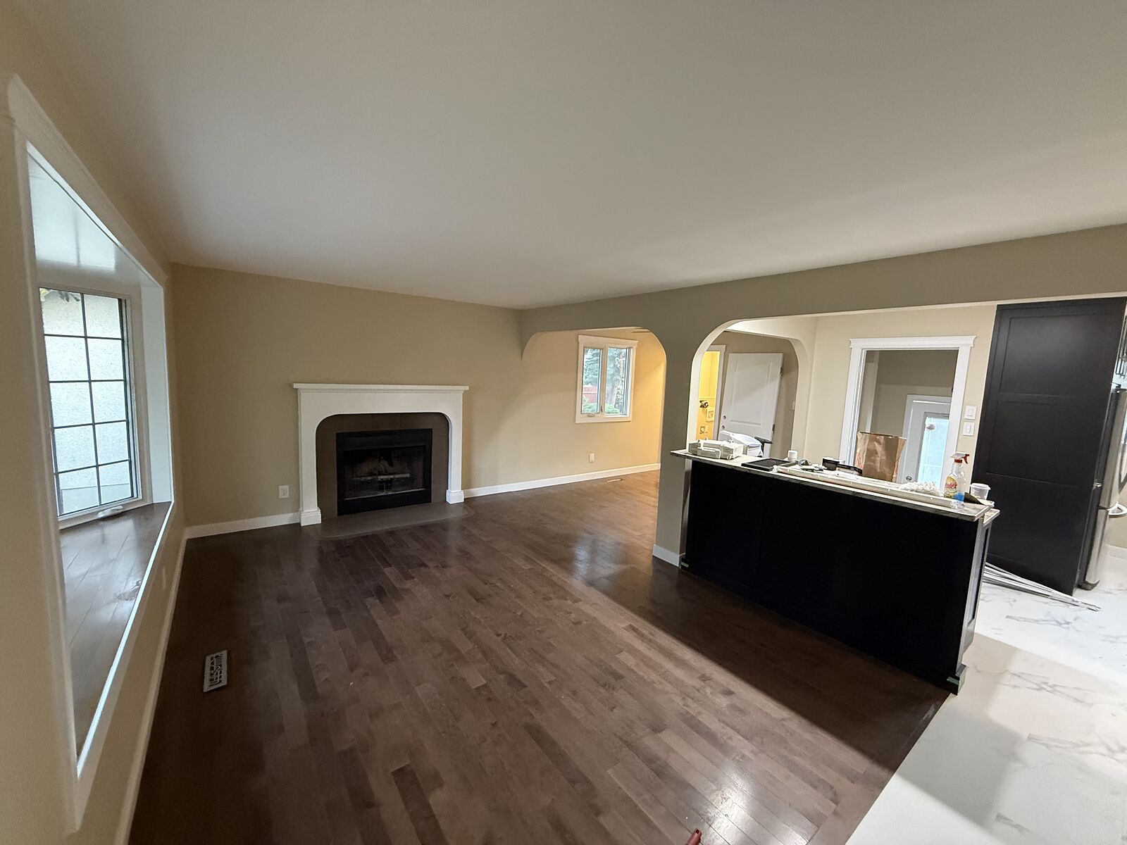 Calgary 2 + Den bedrooms Main Floor for rent. Property photo: 748238-1