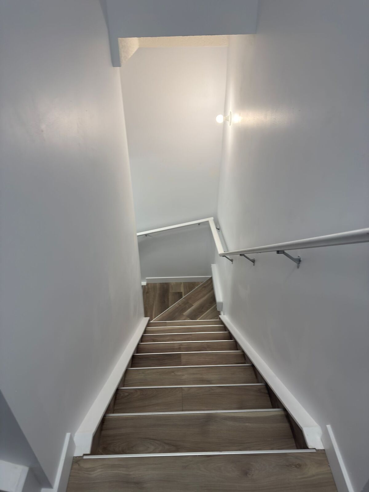 Calgary 2 bedrooms Basement for rent. Property photo: 748252-1