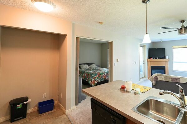 Calgary 1 bedroom Condo Unit for rent. Property photo: 748275-2