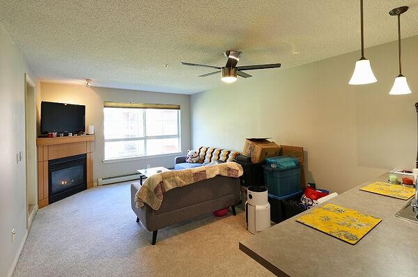 Calgary 1 bedroom Condo Unit for rent. Property photo: 748275-3