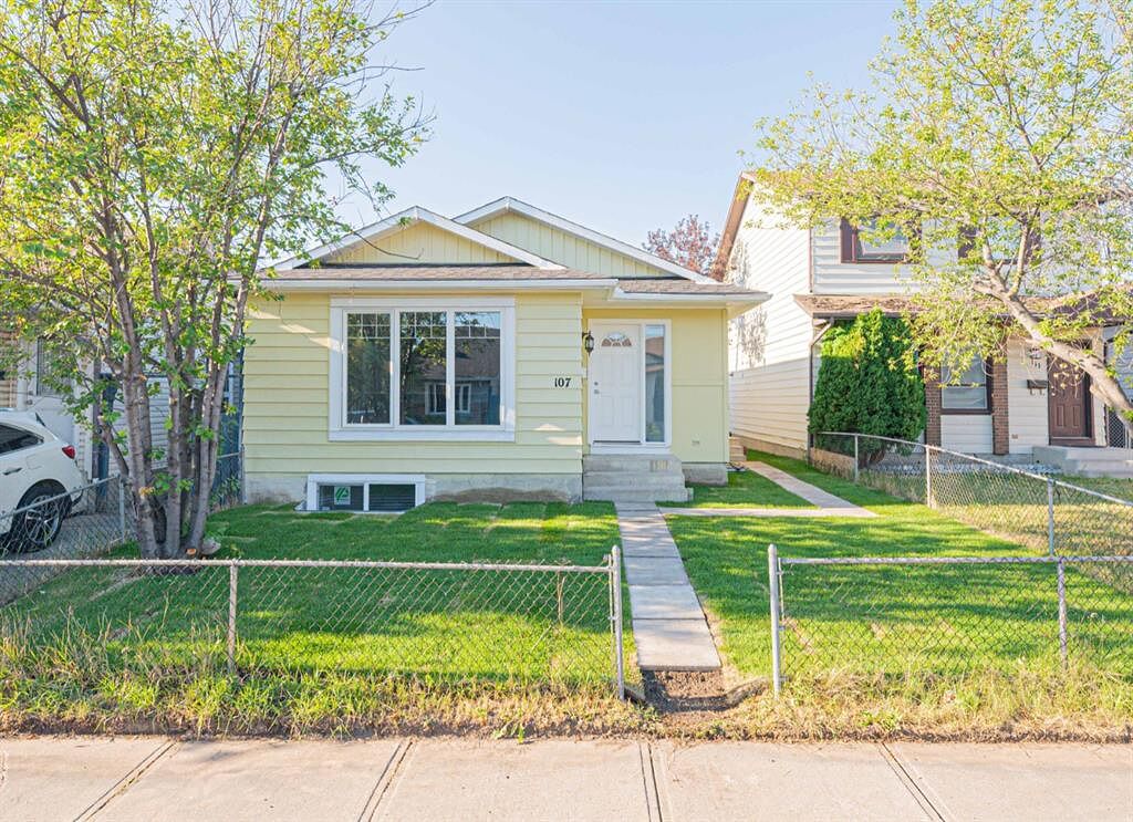 Calgary 3 bedrooms House for rent. Property photo: 748298-1