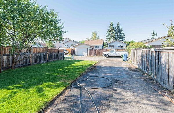 Calgary 3 bedrooms House for rent. Property photo: 748298-3
