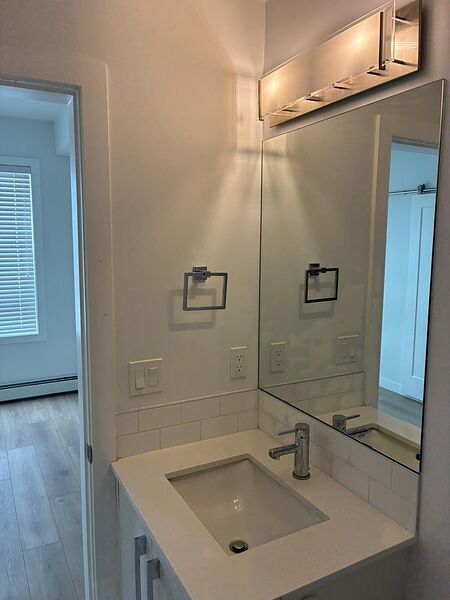 Calgary 2 bedrooms Condo Unit for rent. Property photo: 748299-2