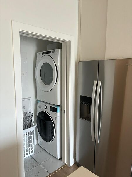 Calgary 2 bedrooms Condo Unit for rent. Property photo: 748299-3