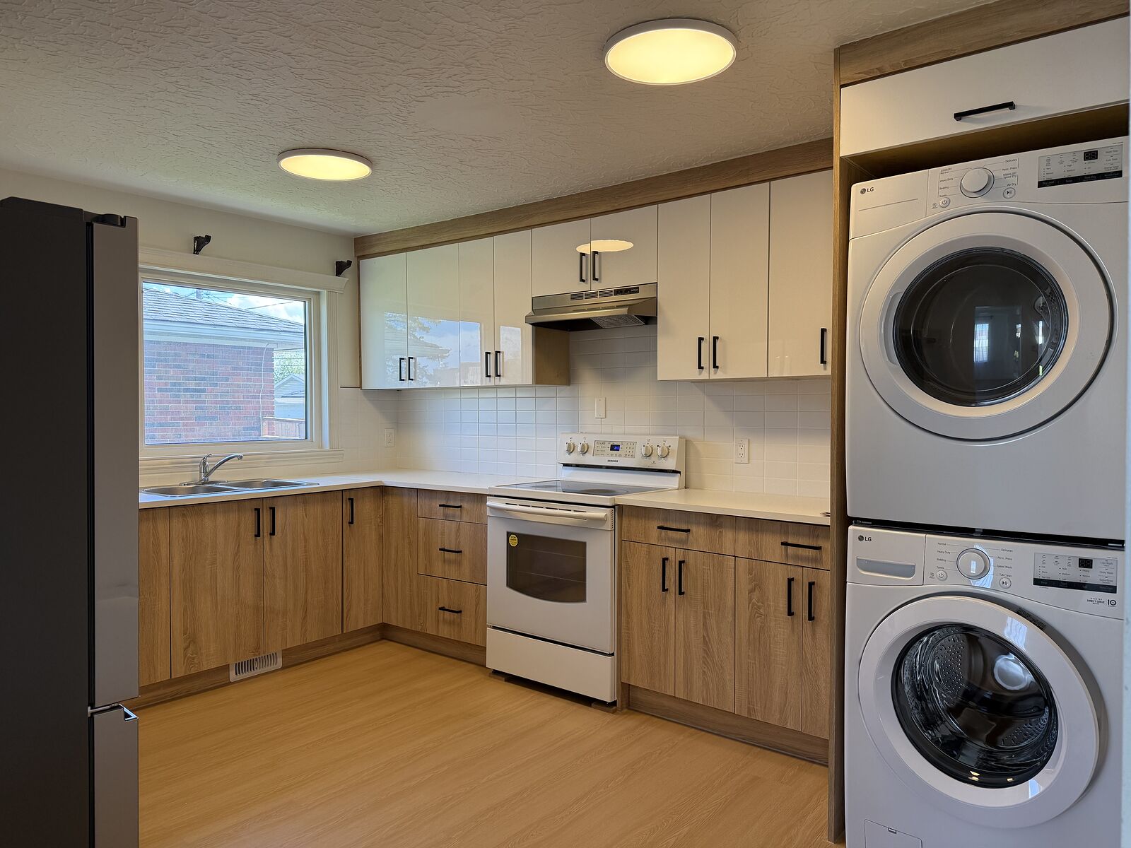 Calgary 4 bedrooms Main Floor for rent. Property photo: 748315-1