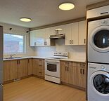 Modern 4 Bedroom 2 Bath in Thorncliffe near bus stop