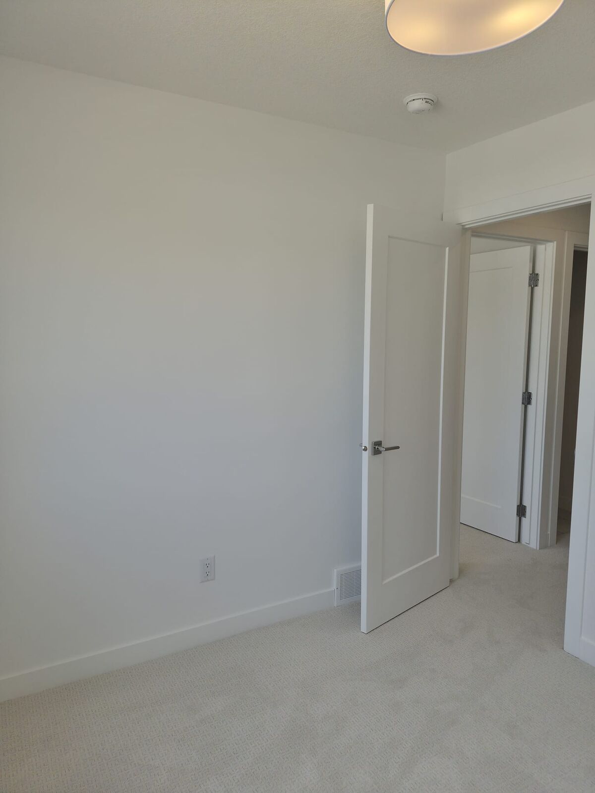 Calgary 3 bedrooms House for rent. Property photo: 748320-1
