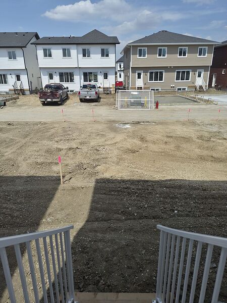 Calgary 3 bedrooms House for rent. Property photo: 748320-2