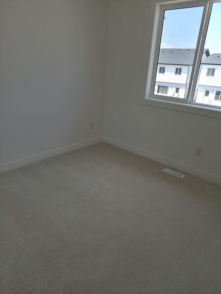 Calgary 3 bedrooms House for rent. Property photo: 748320-3