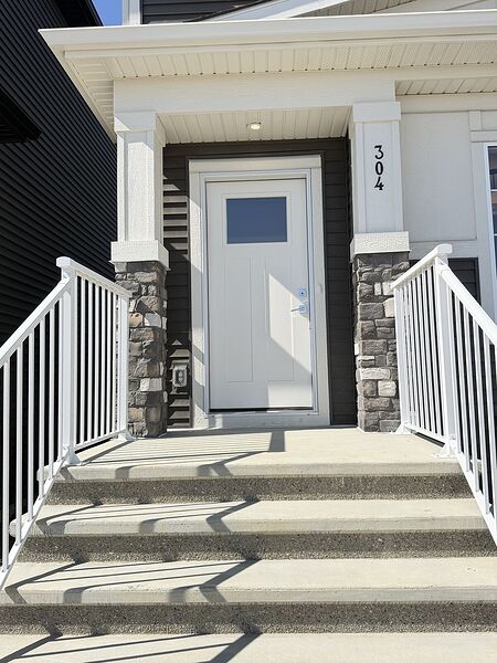 Calgary 3 bedrooms Main Floor for rent. Property photo: 748362-2