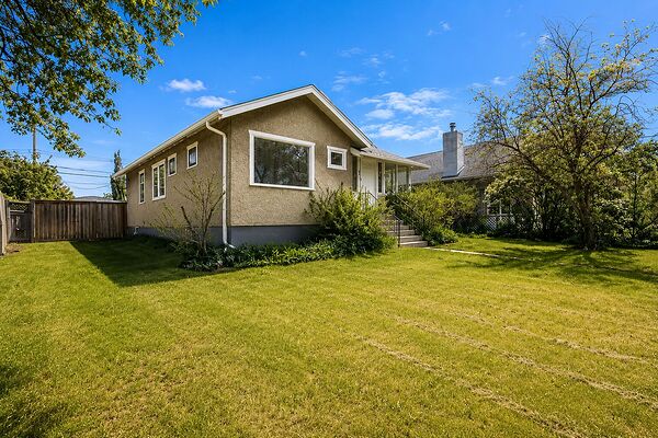 Calgary 2 bedrooms House for rent. Property photo: 748388-2