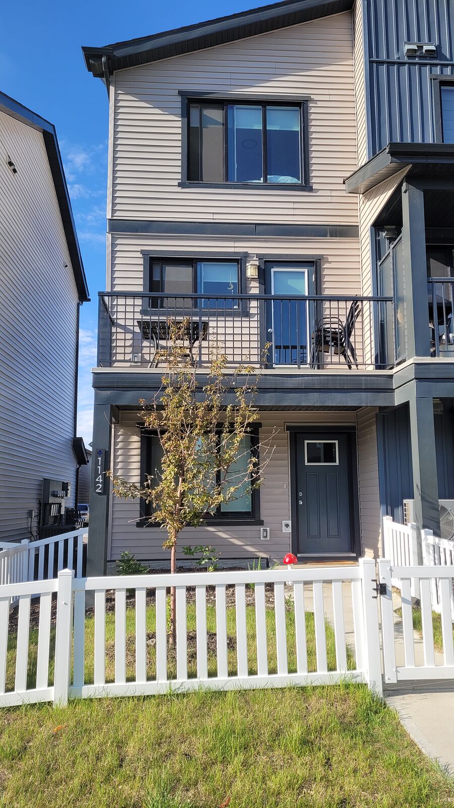 Edmonton 2 + Den bedrooms Townhouse for rent. Property photo: 748478-1