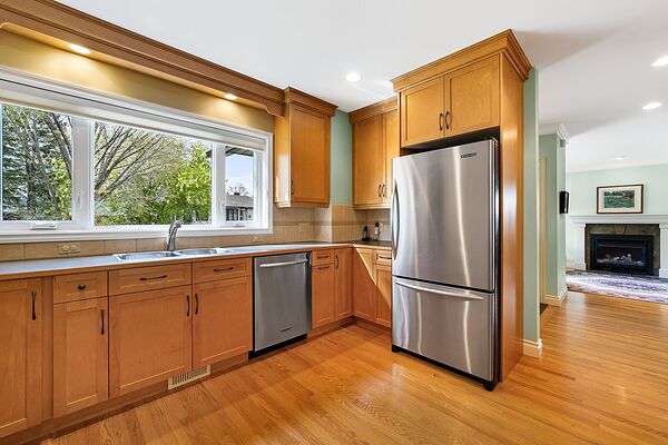 Calgary 3 bedrooms House for rent. Property photo: 748498-3